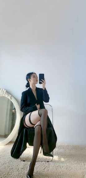 美女扒开腿让人桶爽_4K超清在线观看