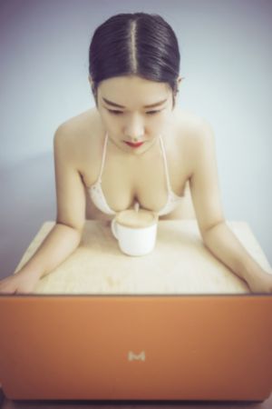 日本动画片艳母_剧情片免费播放